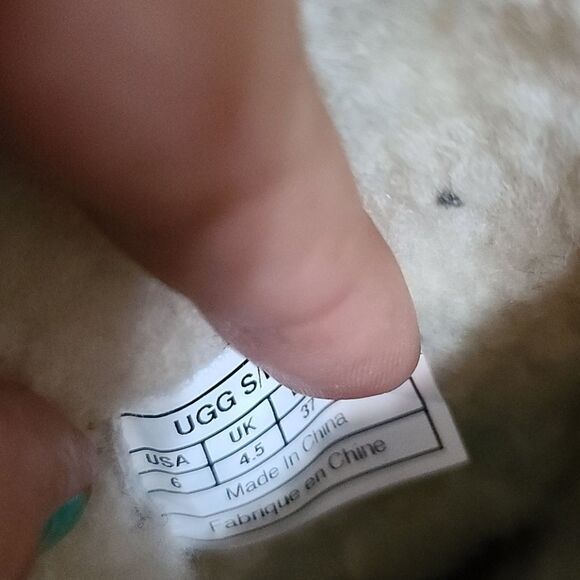 UGG Kona Boots  - Picture 9 of 11